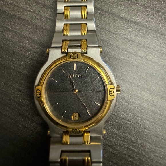VINTAGE Authentic Gucci Watch 9000M Ladies Dial Quartz Two-Tone Link Date Watch - Picture 2 of 6